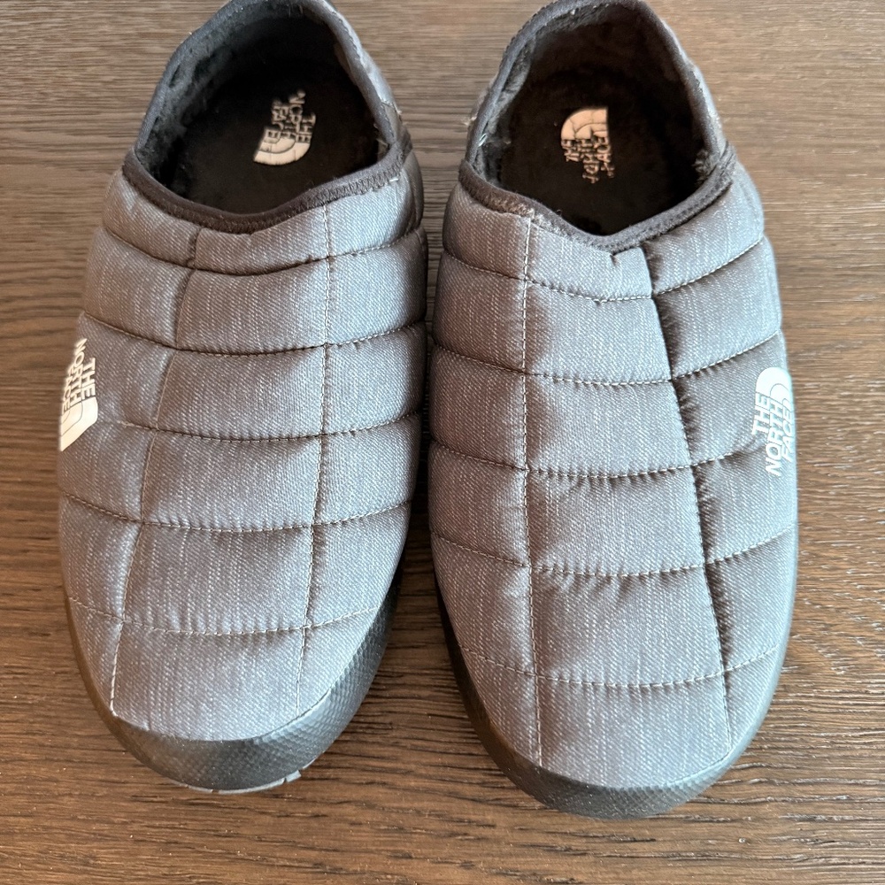 North Face mens slippers